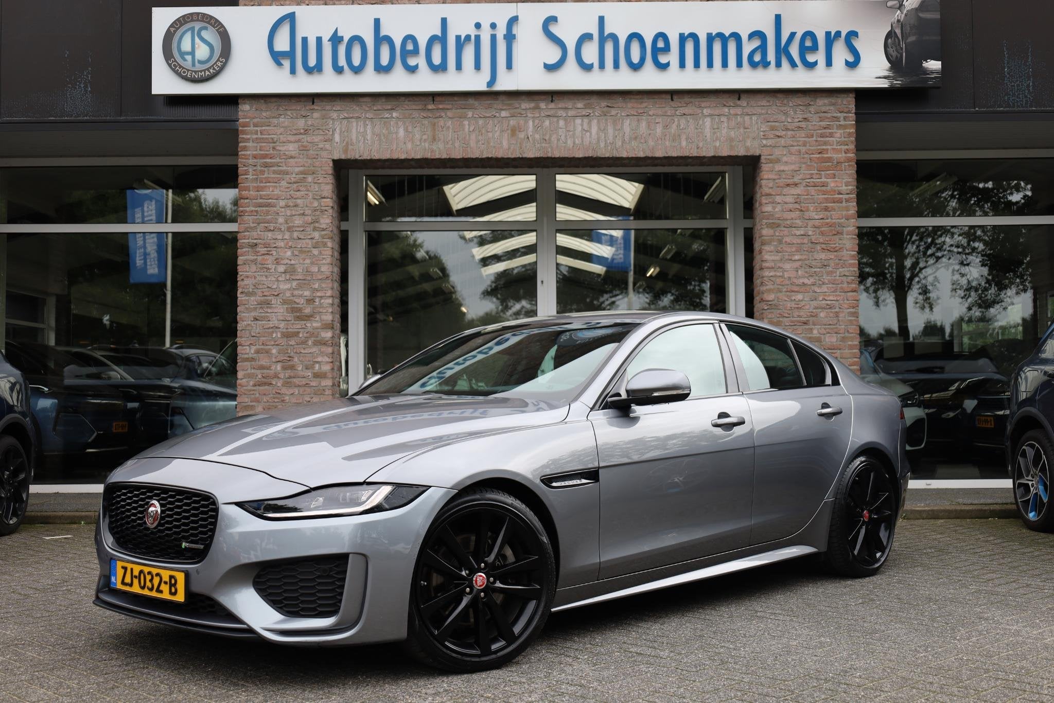 Jaguar XE 2.0 P250 HSE R-Dynamic STOELVERW. MEMORY CAMERA CA, Auto's, Automaat, Achterwielaandrijving, 4 cilinders, Bedrijf