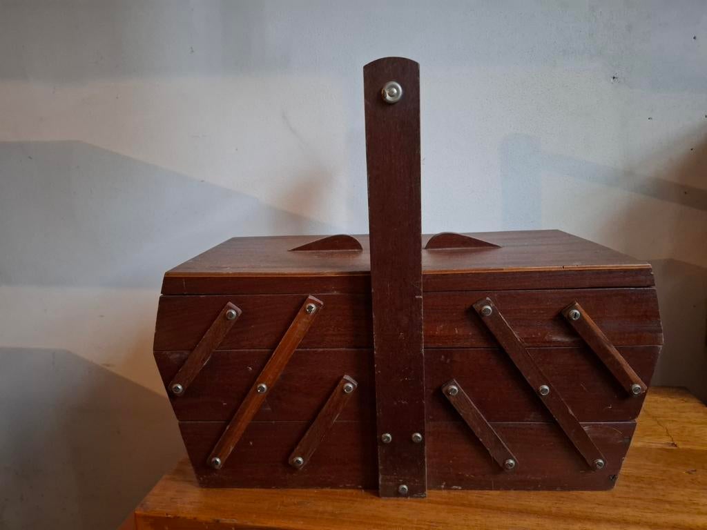 Vintage houten naaidoos met harmonica-uitklapsysteem, Antiek en Kunst, Ophalen