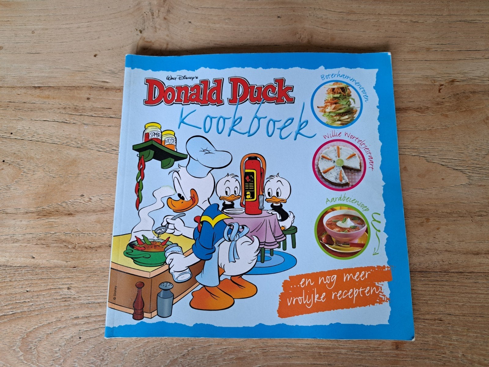Donald Duck Kookboek - Leuke recepten voor kinderen, Gelezen, Walt Disney, Ophalen of Verzenden, Hoofdgerechten