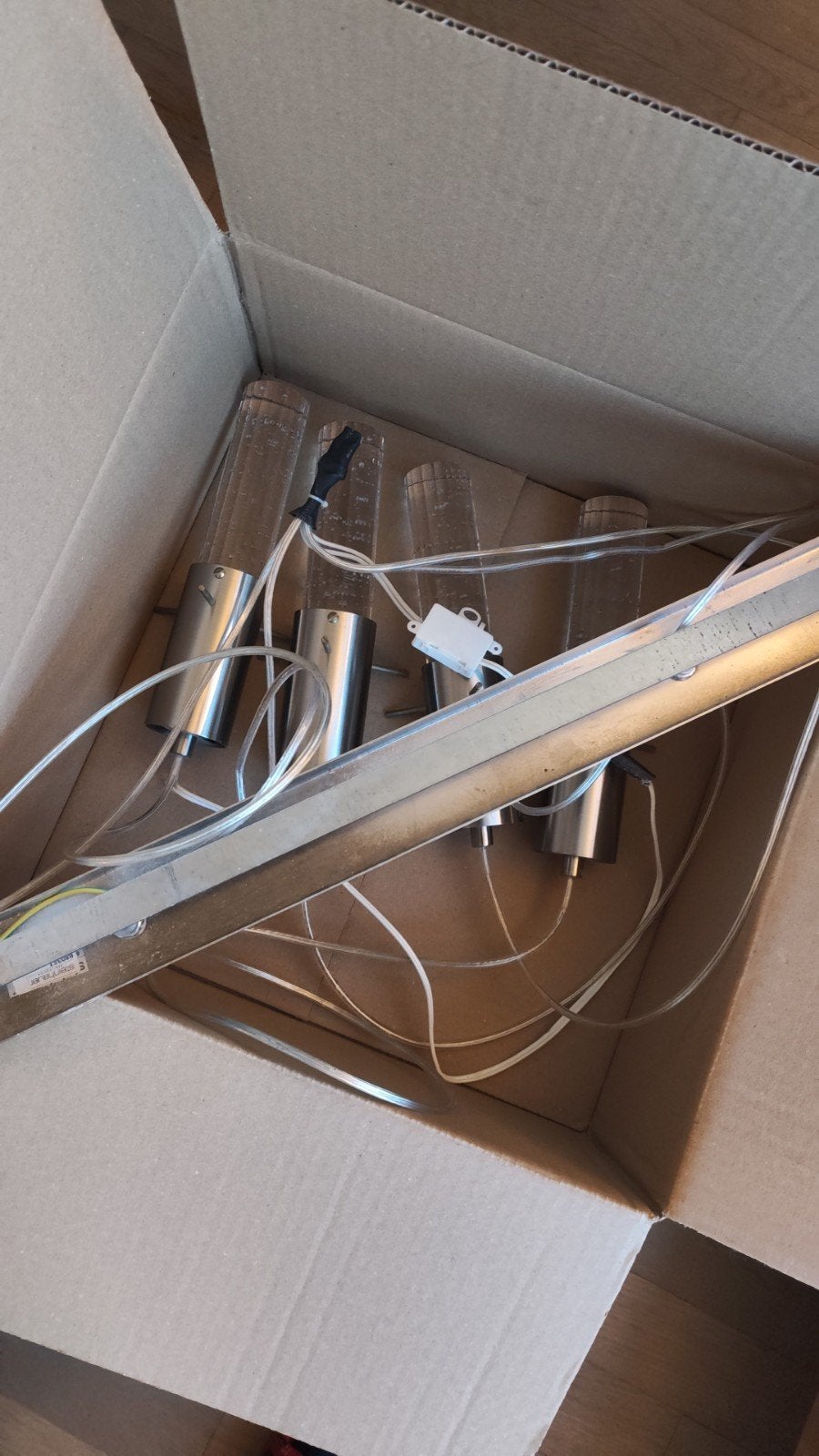 Moderne hanglamp met 4 glazen kokers, Ophalen, Gebruikt, Overige fittingen, Glas