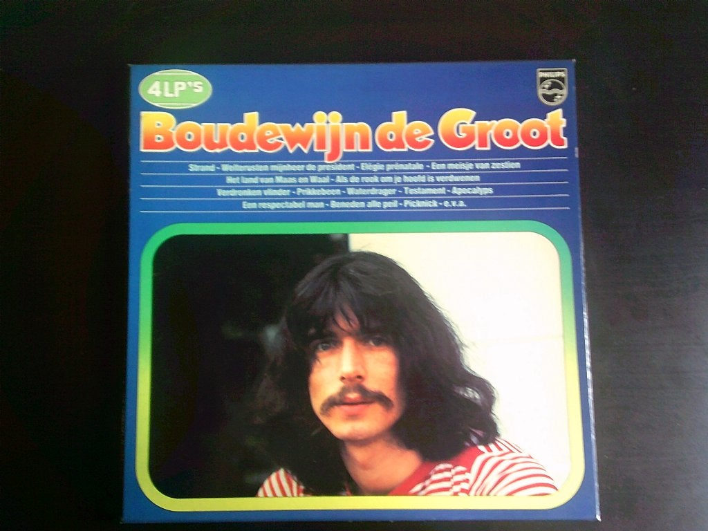 Foto 2 van volle platenkoffer met nederlandse lp,s