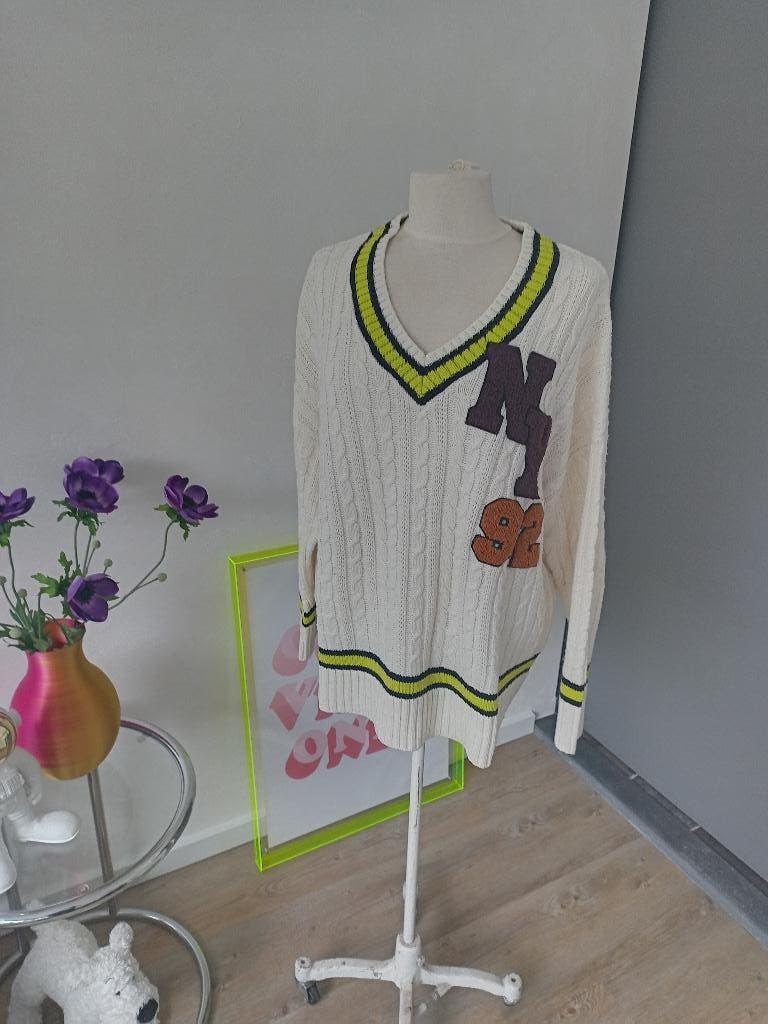Super leuke trui van Soya maat S valt als L / XL, Wit, Maat 42/44 (L), Ophalen of Verzenden, Zo goed als nieuw