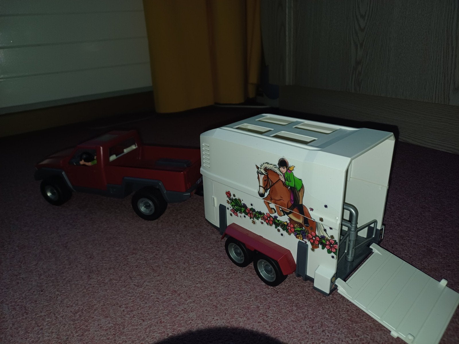 Schleich paarden trailer met auto en stal., Ophalen of Verzenden, Zo goed als nieuw, Auto, Overige merken