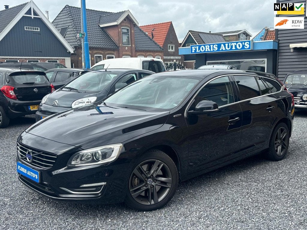 Volvo V60 2.4 D6 AWD Plug-In Hybrid R-Design|Leder|Trekhaak|, Auto's, Automaat, Zwart, Zwart, Vierwielaandrijving