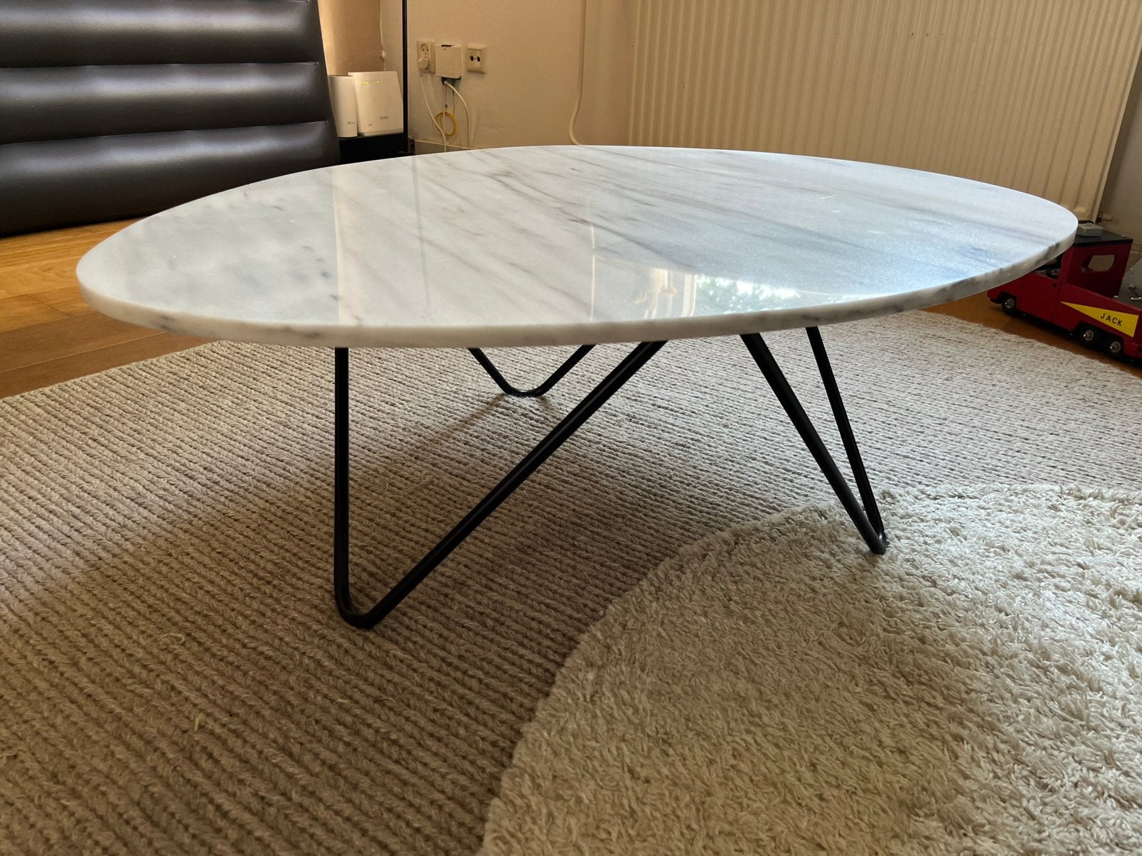 Salontafel wit marmer met zwarte stalen poten, Ophalen, Gebruikt, 50 tot 100 cm, 50 tot 100 cm