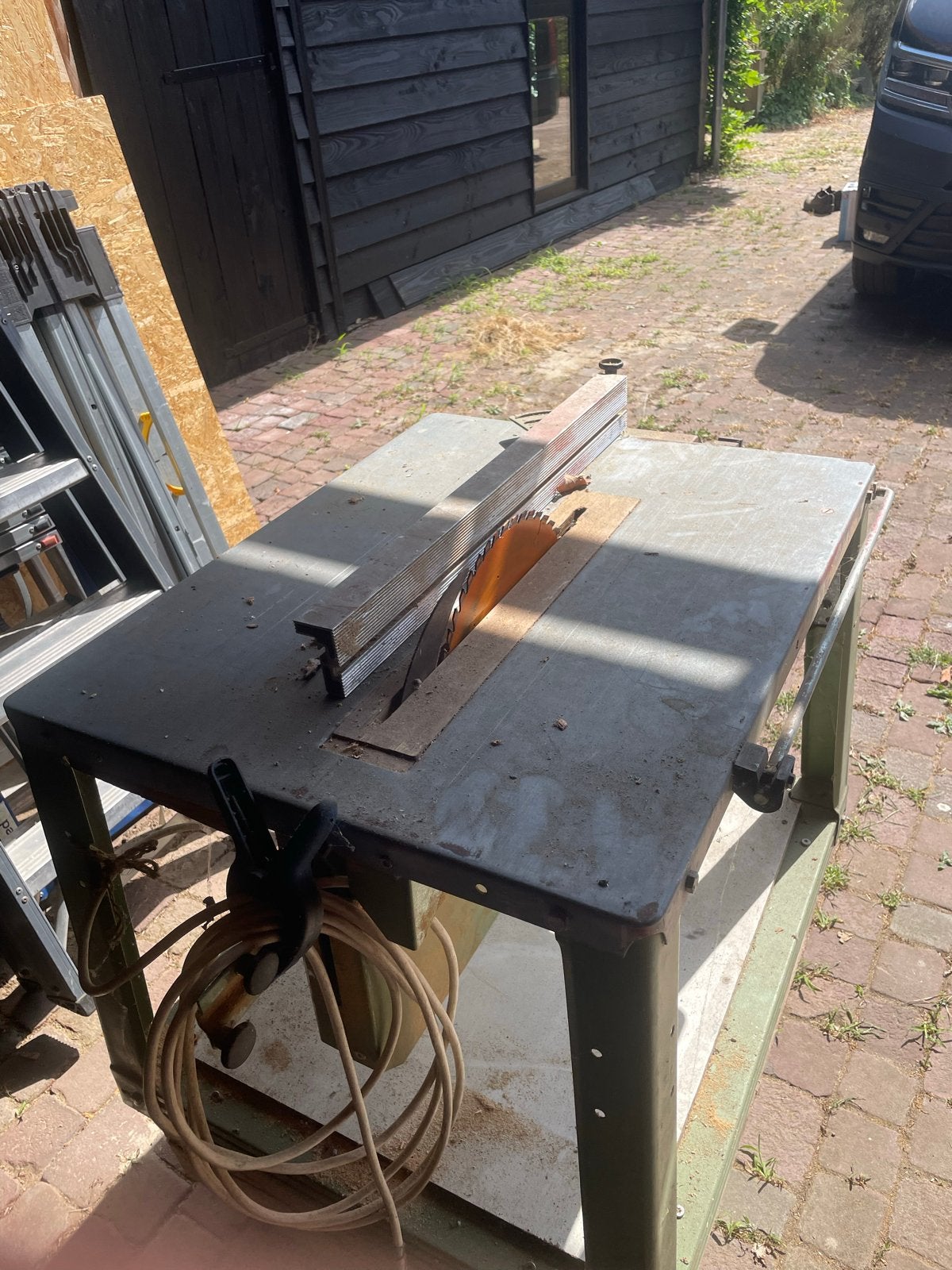 Werkende Bekum zaagtafel op wielen, Ophalen, Gebruikt, Cirkelzaag, 30 tot 70 mm