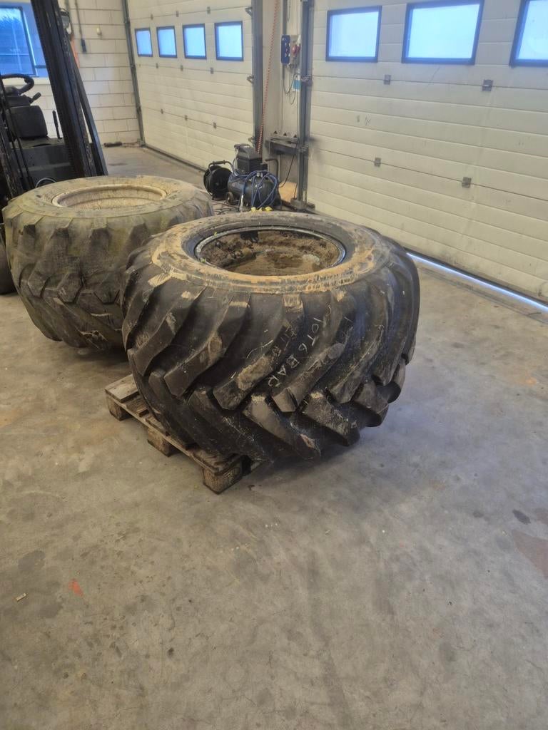 1x Alliance 700/40- 22.5 met velg en band, Ophalen of Verzenden