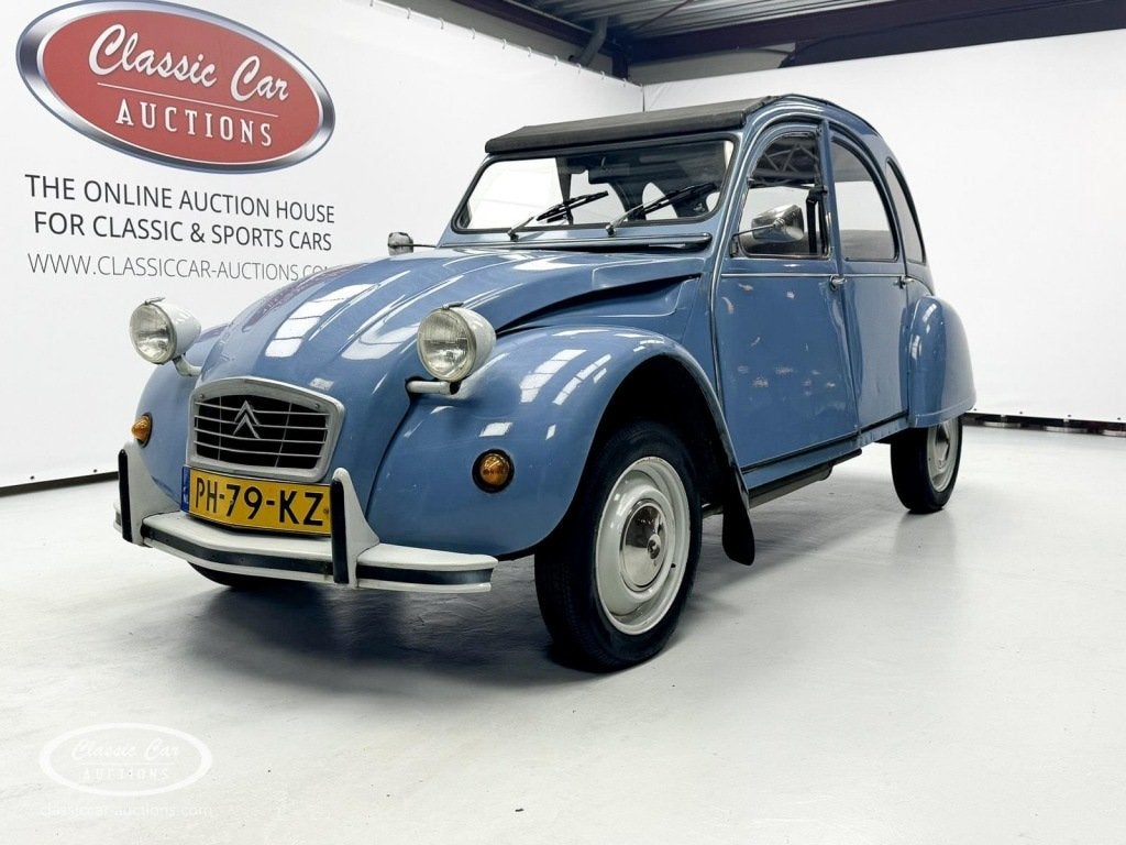 Citroen 2CV 6 Club  - ONLINE AUCTION, Auto's, Oldtimers, Voorwielaandrijving, 602 cc, Citroën, Blauw