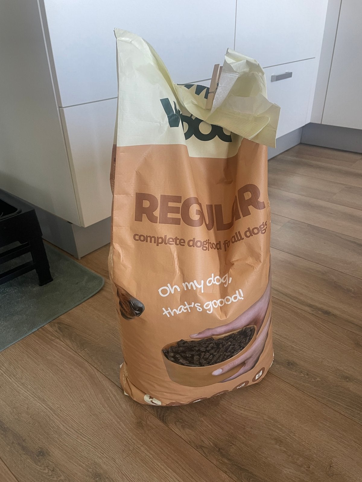 Zak Wooof regular geperste brok ~17kg, Dieren en Toebehoren, Ophalen, Hond