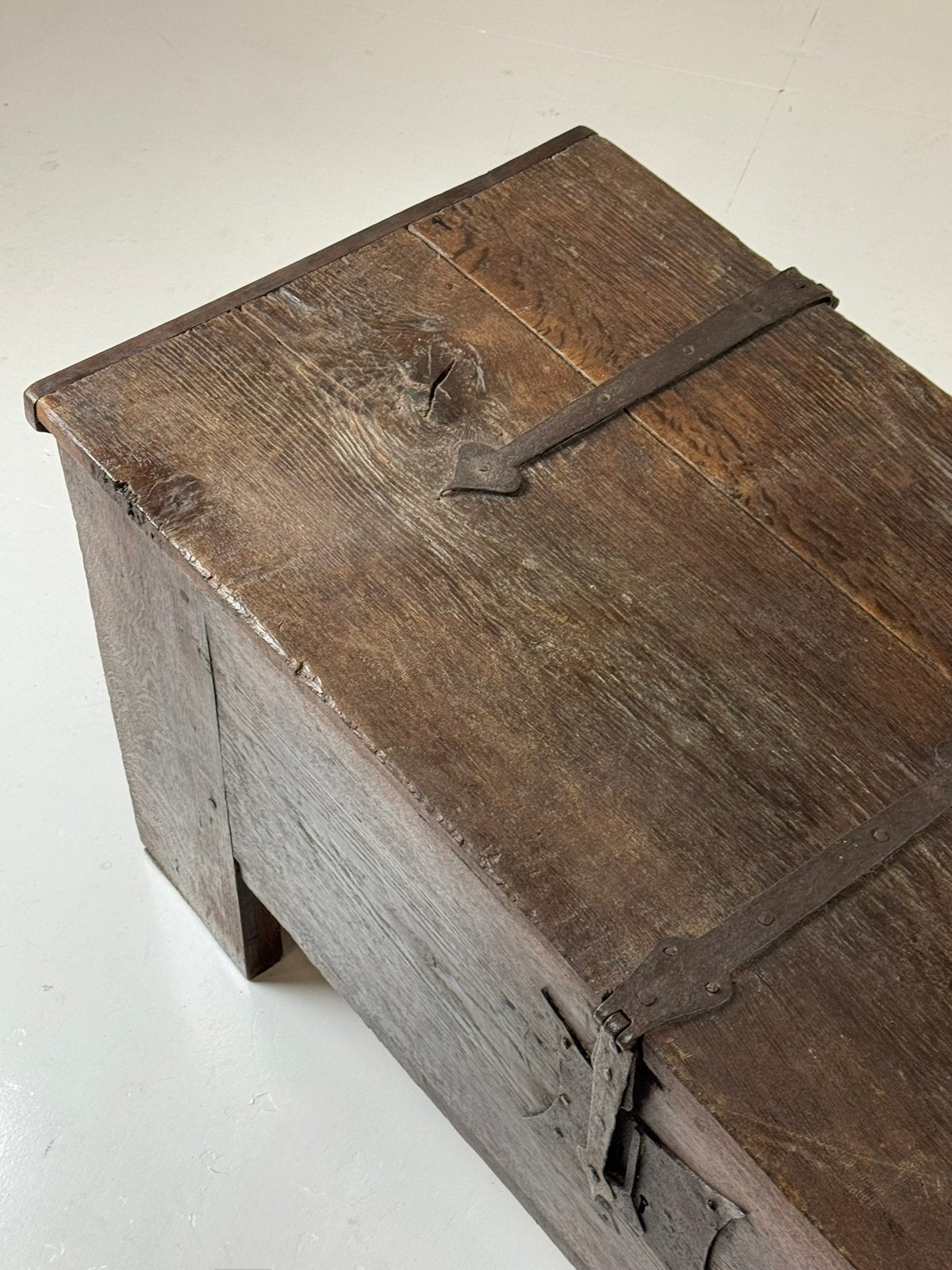 Stollentruhe kist 17e eeuw, Ophalen, Zo goed als nieuw, Eikenhout, Minder dan 50 cm