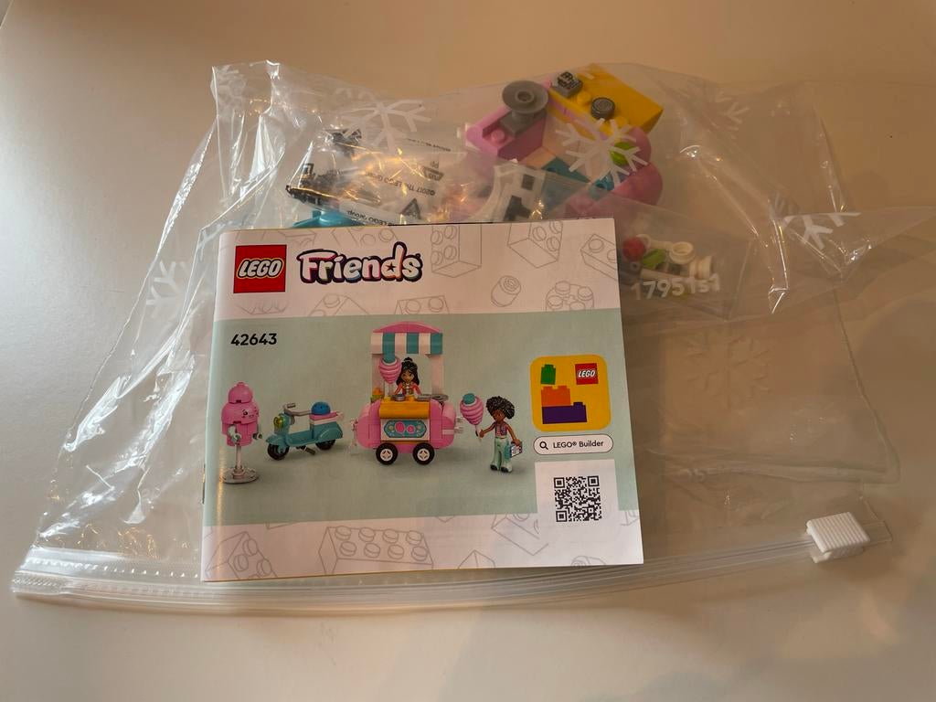 LEGO Friends 42643 Hotdog Foodtruck compleet, Lego, Friends, Ophalen of Verzenden, Zo goed als nieuw