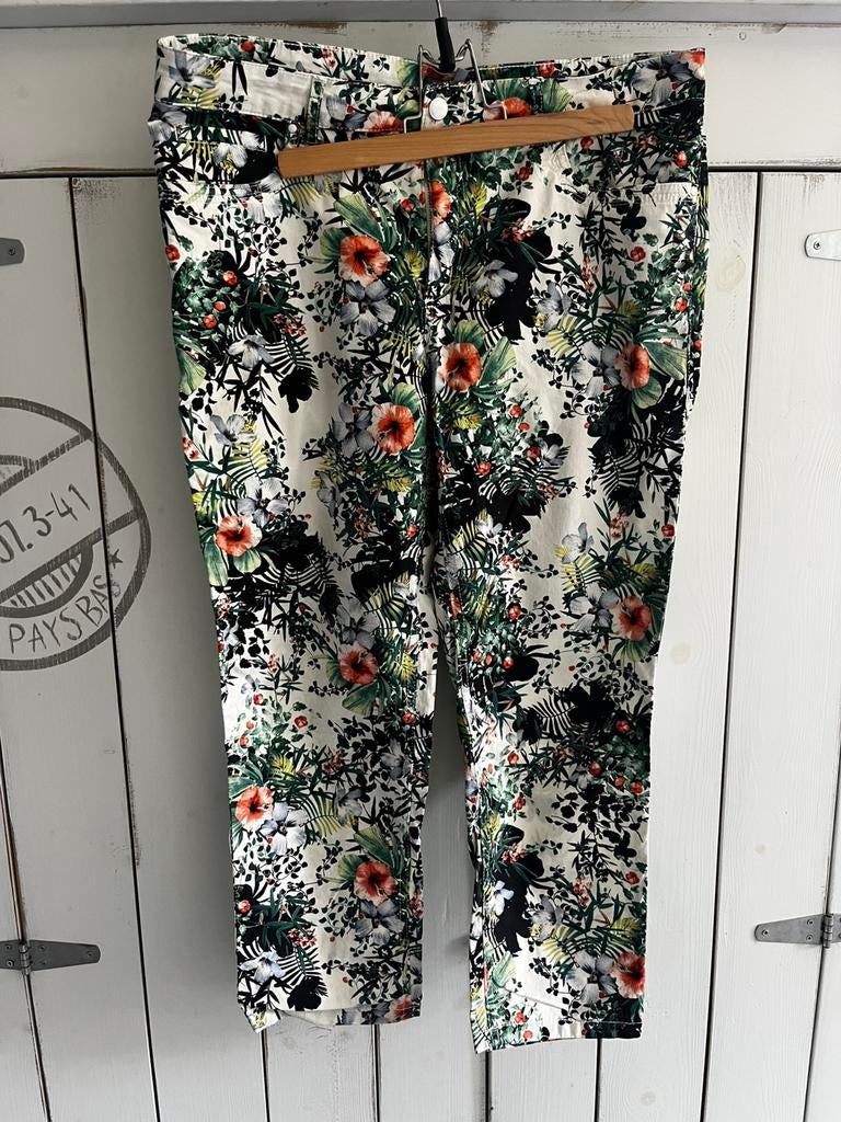 Broek met fleurige print maat 46, Ophalen of Verzenden, Zo goed als nieuw, Maat 46/48 (XL) of groter, Lang