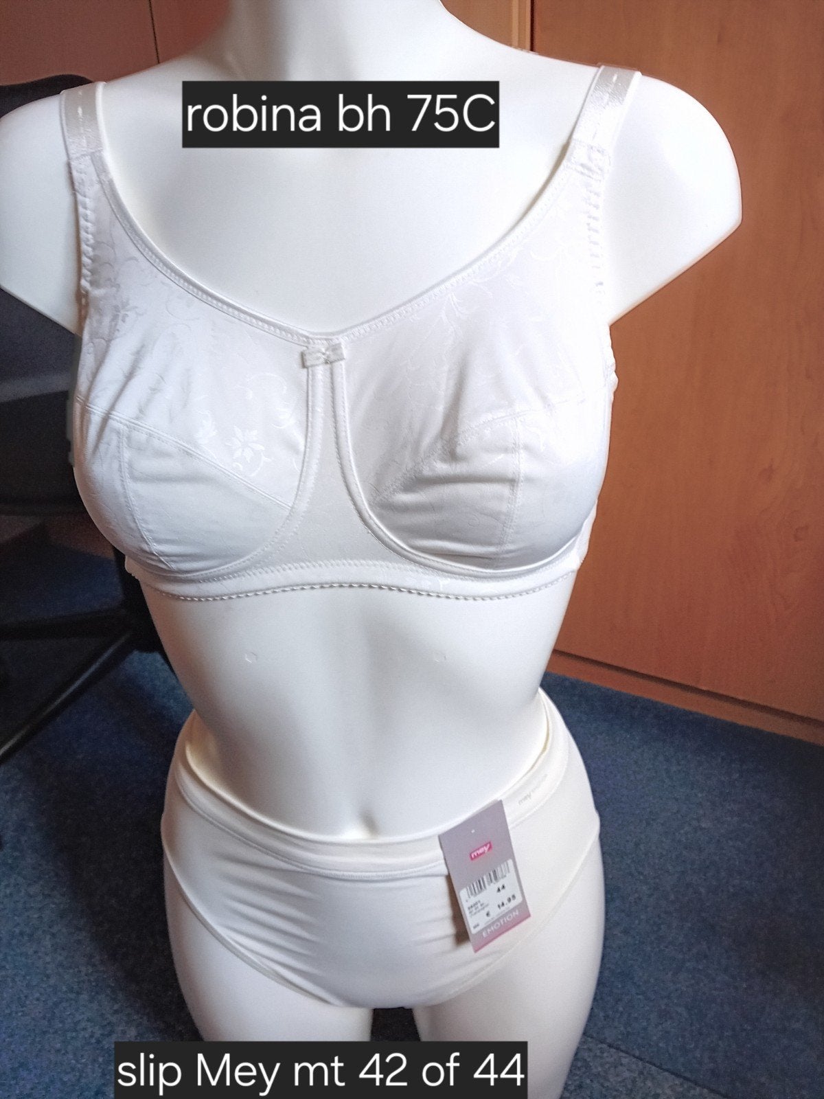 Nieuw Robina BH 75C en Mey Slip 42/44 - Lingerie Set, Robina en Mey, Ophalen of Verzenden, Wit, Setje