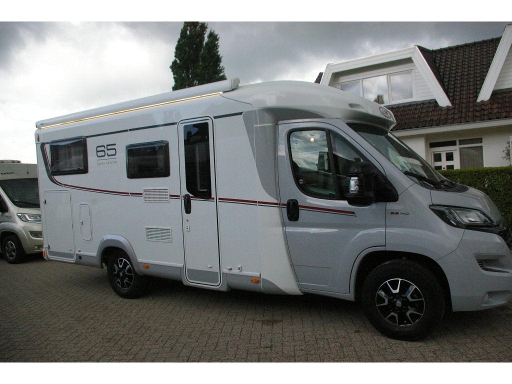 LMC 65 Years Edition 643 G Automaat, Enkele bedden, Caravans en Kamperen, Campers, Automaat, Ringverwarming, Luifel, Fiat