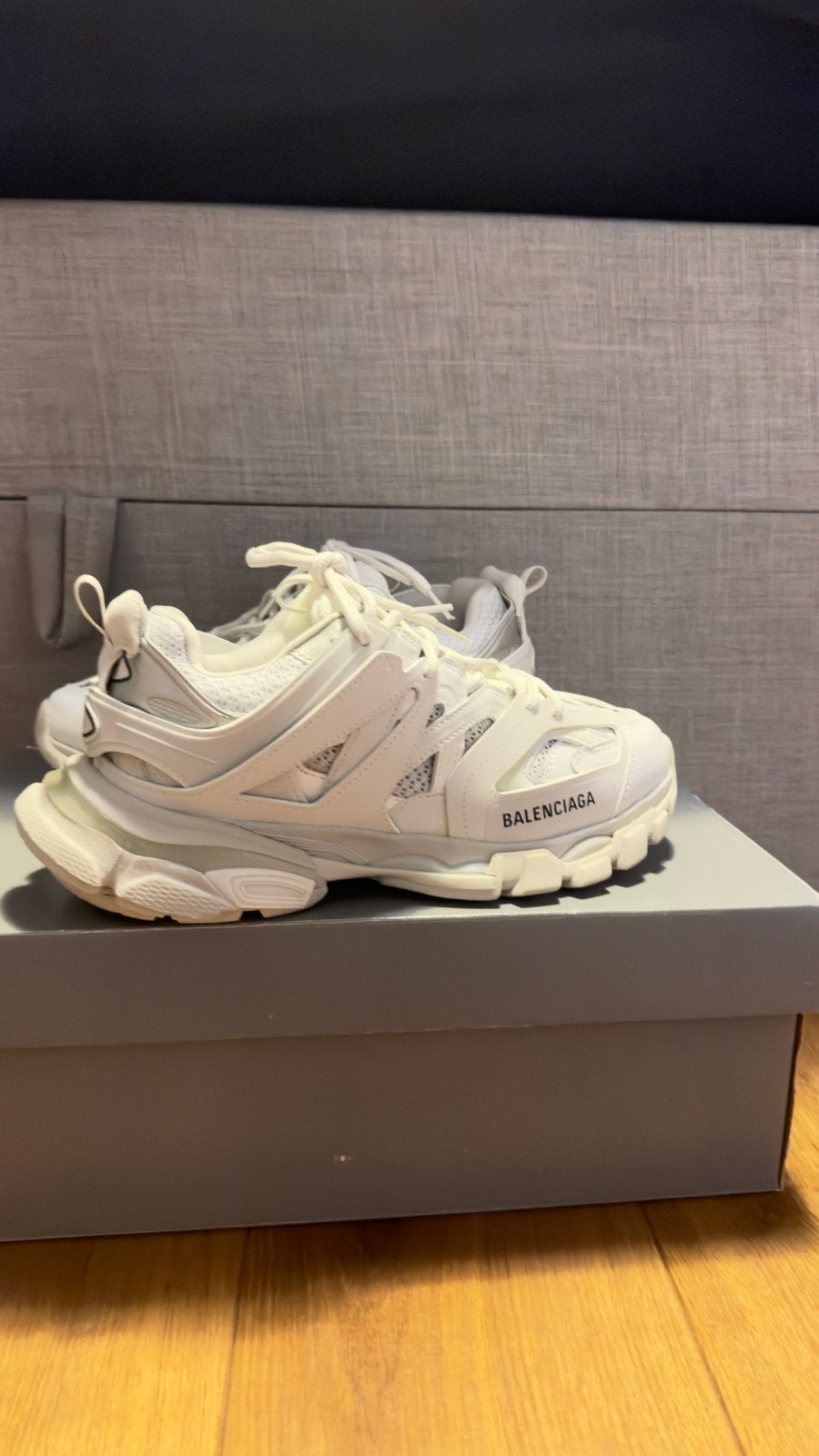 Balenciaga Track Sneakers Maat 42 beige, Ophalen of Verzenden, Nieuw, Wit, Sneakers of Gympen