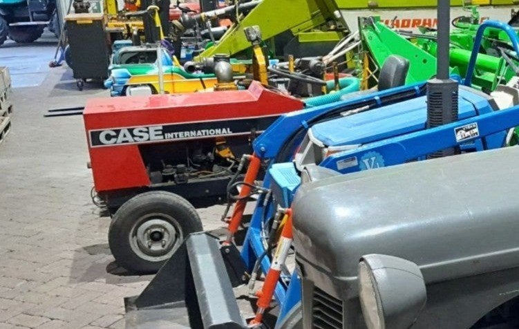 Gezocht kleine CASE trekker, Ophalen