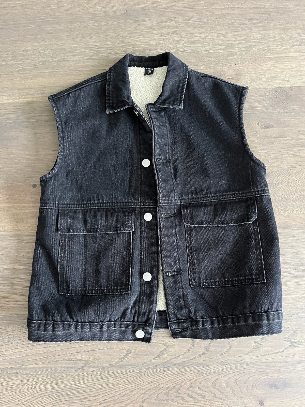 Zwarte spijkerbodywarmer met teddy voering maat 152, Kinderen en Baby's, Ophalen of Verzenden, Zo goed als nieuw, Jongen of Meisje