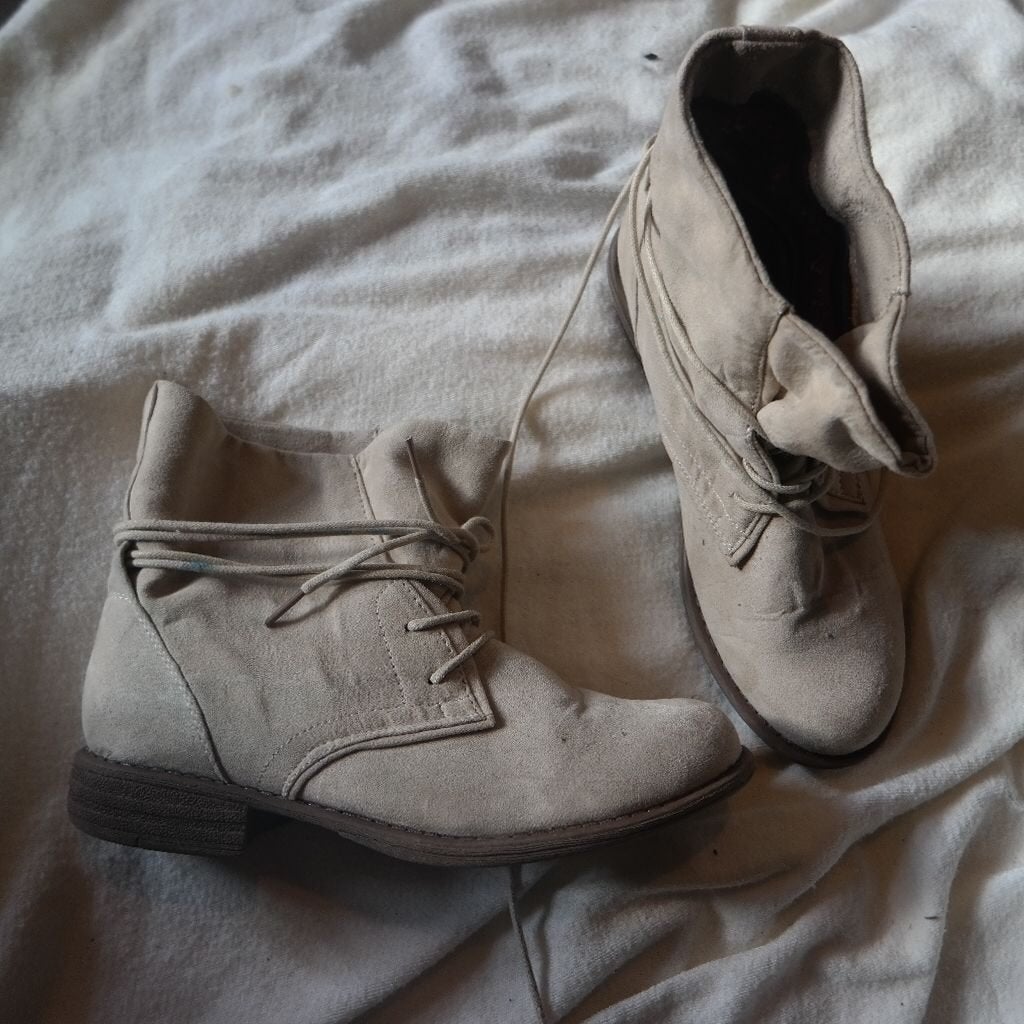 Mooie beige damesschoenen.Mt 37.Merk Emilio Luca, Kleding | Dames, Schoenen, Bruin, ., Lage of Enkellaarzen, Ophalen of Verzenden