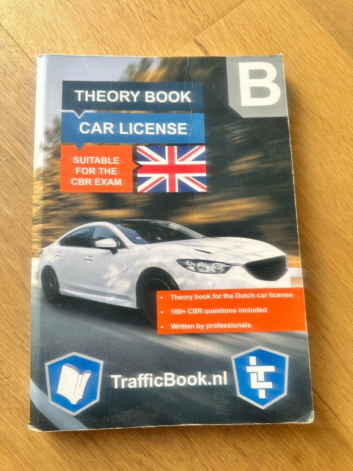Theorybook for Dutc license Rijbewijs B T. (Engels), Boeken, Studieboeken en Cursussen, Ophalen of Verzenden, Gelezen, Overige niveaus