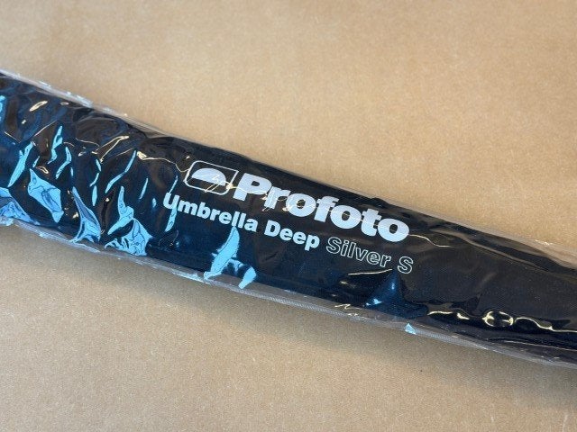 Profoto 100984 Umbrella Deep Silver S 85cm NIEUW, Support@profoto.com, Profoto Headquarters, Overige typen, Nieuw