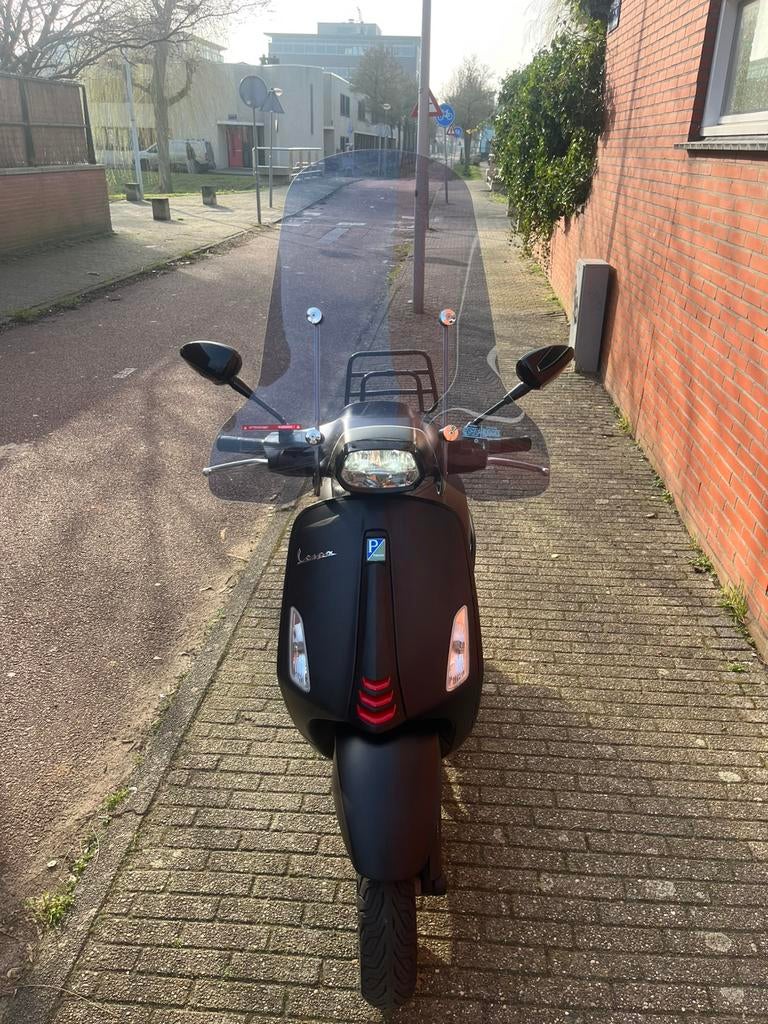 Vespa sprint 2021, Fietsen en Brommers, Scooters | Vespa, Zo goed als nieuw, Vespa S, Maximaal 45 km/u, Benzine, Ophalen