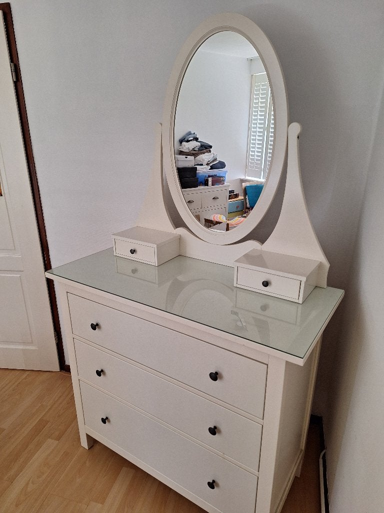Witte commode met spiegel (kaptafel), Ophalen, 100 tot 150 cm, Zo goed als nieuw, Minder dan 100 cm
