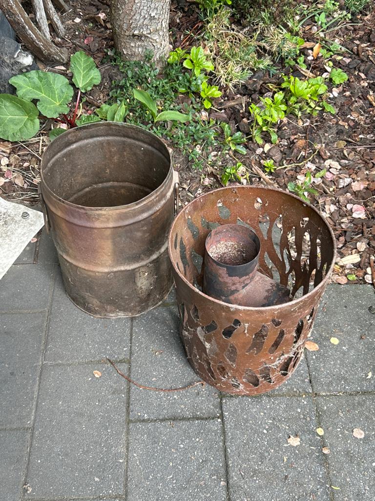Gratis op te halen: Oud ijzer?, vuurkorf en ton, Ophalen, Gebruikt, Vuurkorf