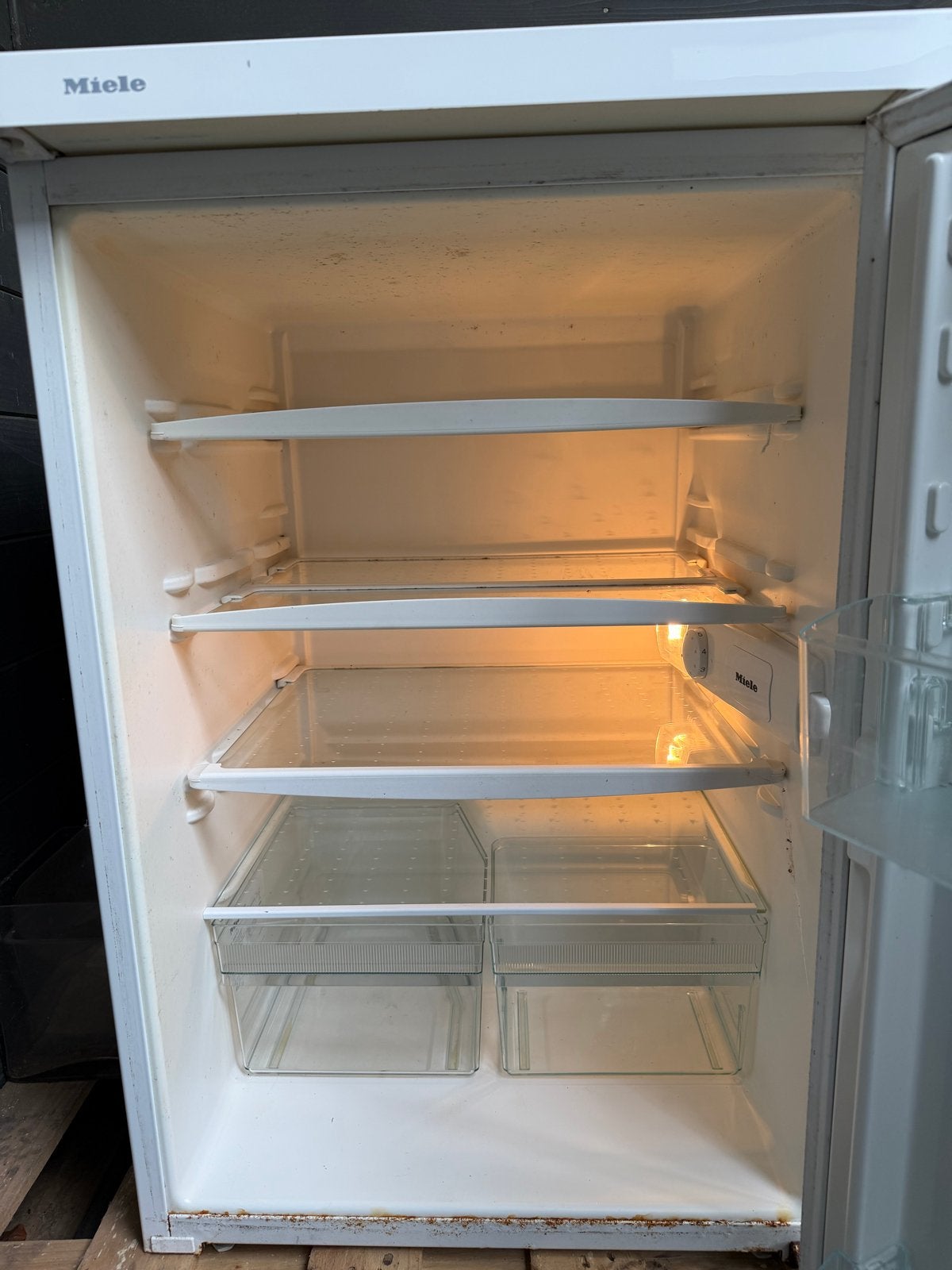 Miele koelkast - Compact en betrouwbaar, 75 tot 100 liter, 45 tot 60 cm, Ophalen, 85 tot 120 cm