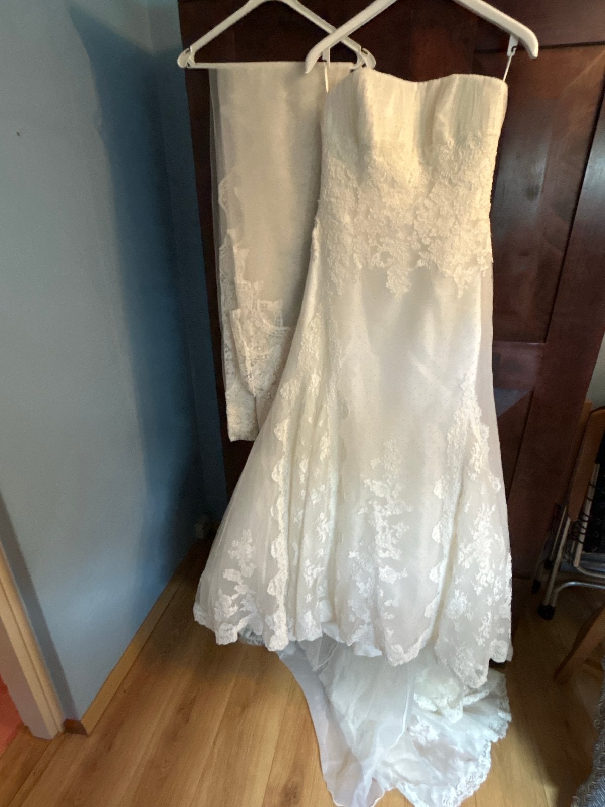 Elegante Pronovias Trouwjurk met Kant en Sleep, Ophalen, Zo goed als nieuw, Wit, Trouwjurk