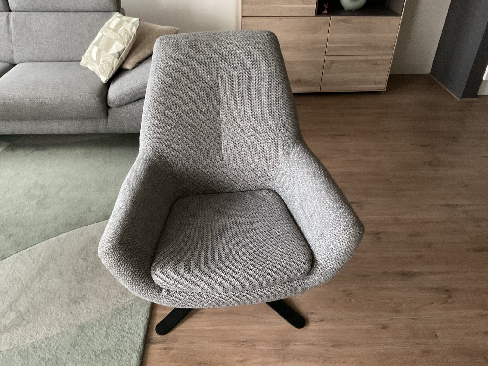 Draaifauteuil, Ophalen, 75 tot 100 cm, Zo goed als nieuw, Stof