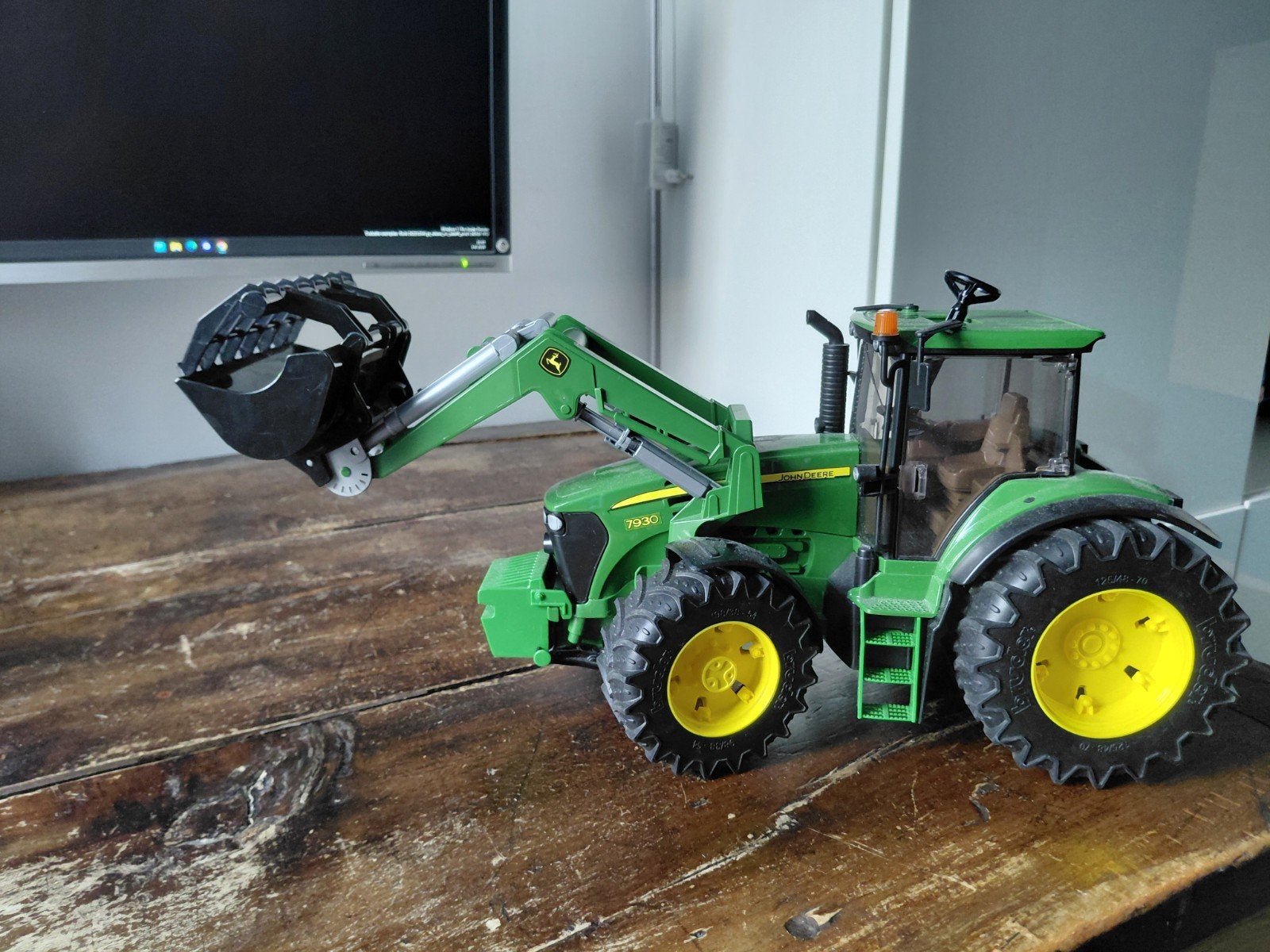 John Deere 7930 speelgoedtractor met voorlader, Ophalen of Verzenden, Zo goed als nieuw