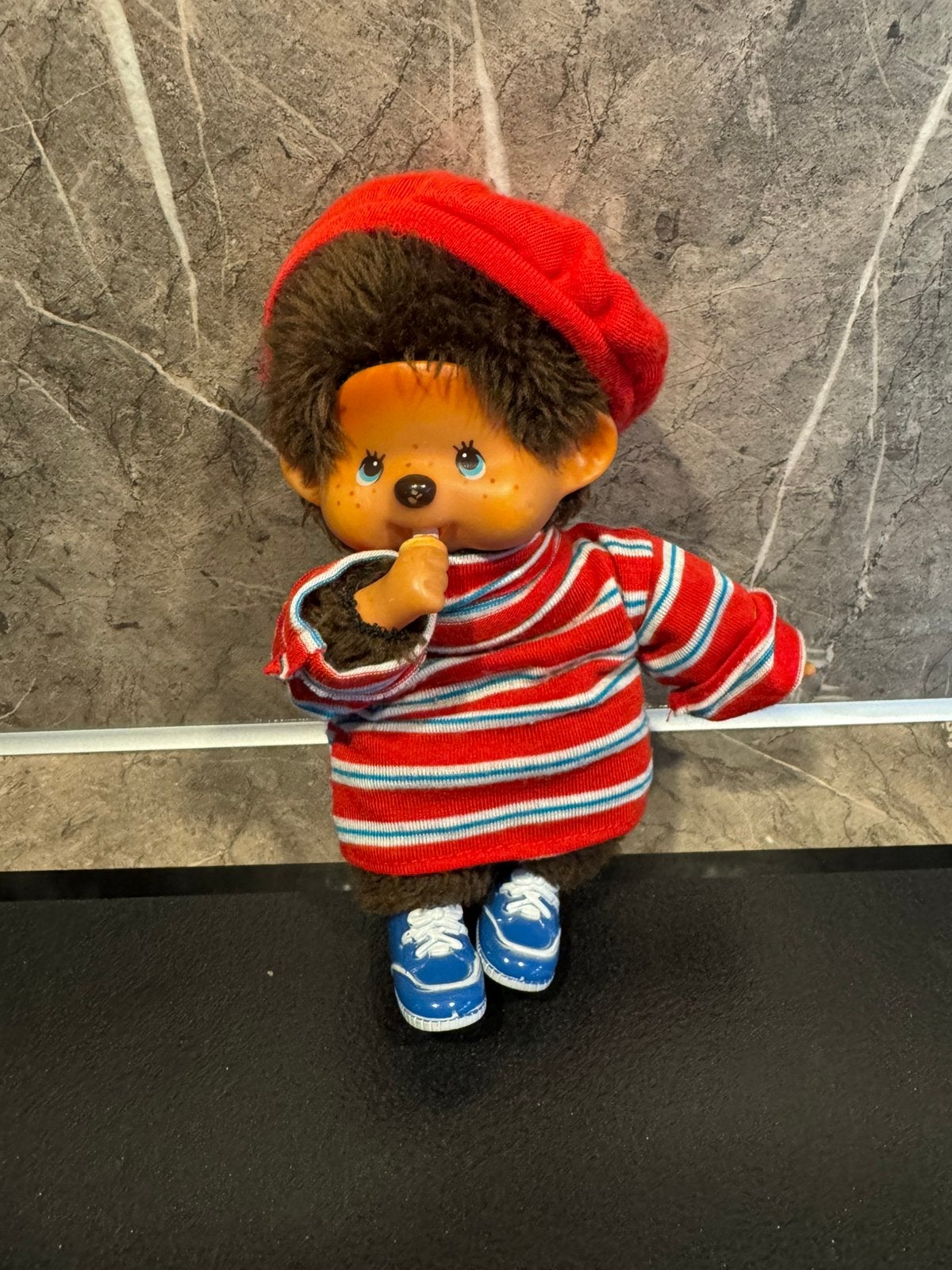Sekiguchi Monchhichi "Modeontwerper" met Gestreepte Trui, Ophalen of Verzenden, Zo goed als nieuw