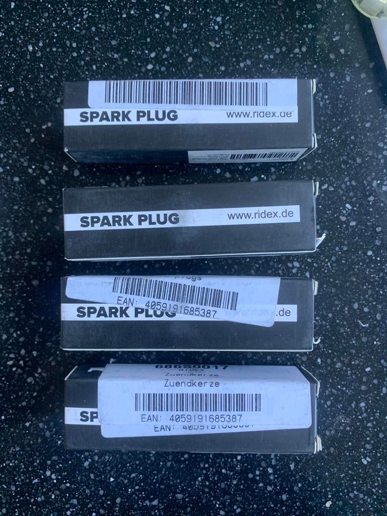 4 Nieuwe Bougies voor Ford en andere automerken, Ophalen of Verzenden, Nieuw, Ford