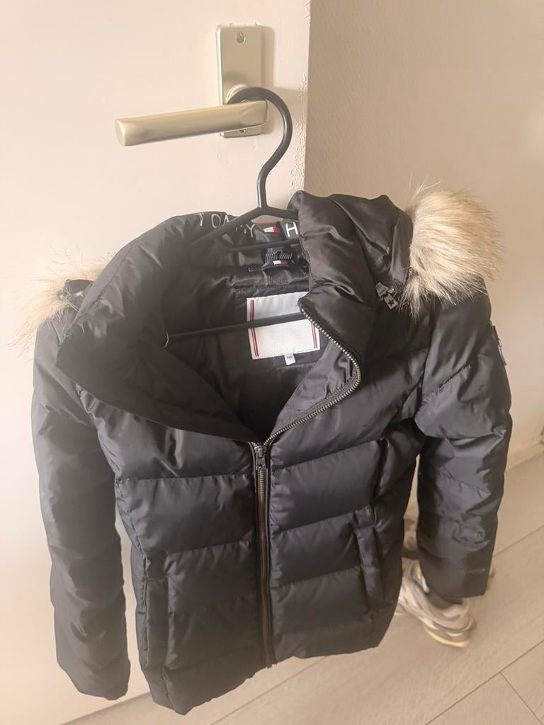 Orginele jas tommy 140, Kinderen en Baby's, Kinderkleding | Maat 140, Ophalen of Verzenden, Zo goed als nieuw, Meisje, Jas