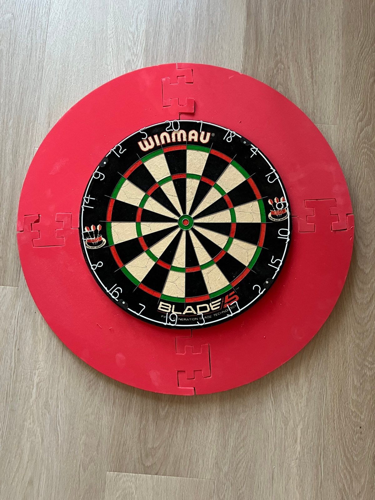 Winmau Blade 5 Dartbord met Surround, Sport en Fitness, Darts, Ophalen, Zo goed als nieuw, Dartbord