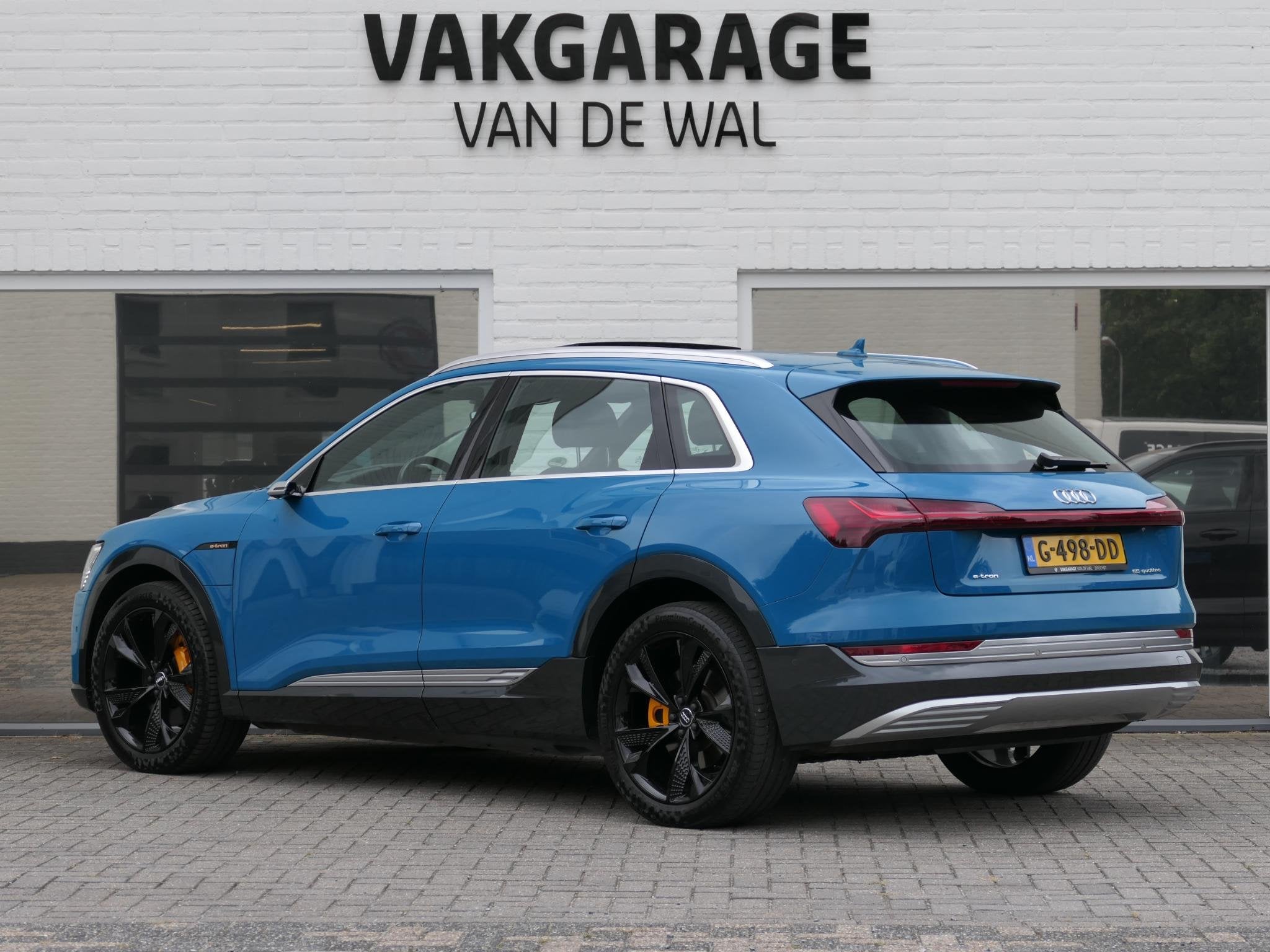 Audi e-tron e-tron 55 quattro advanced 95 kWh | 360°-camera, Auto's, Automaat, 131 €/maand, 95 kWh, Blauw