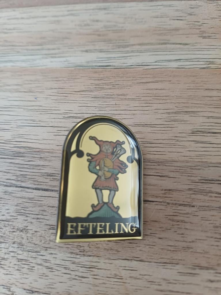 Efteling Pin Button Speldje - Nar met Doedelzak, Ophalen of Verzenden, Button of Speldje