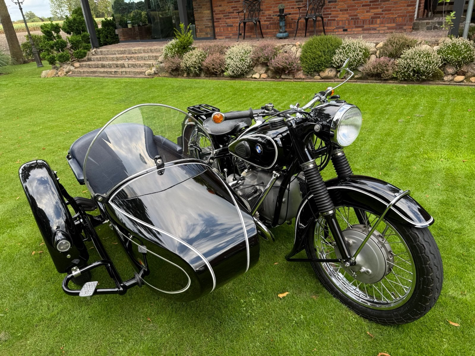 Foto 5 van BMW R67/2 zijspan – concoursstaat - ex Politie Zutphen