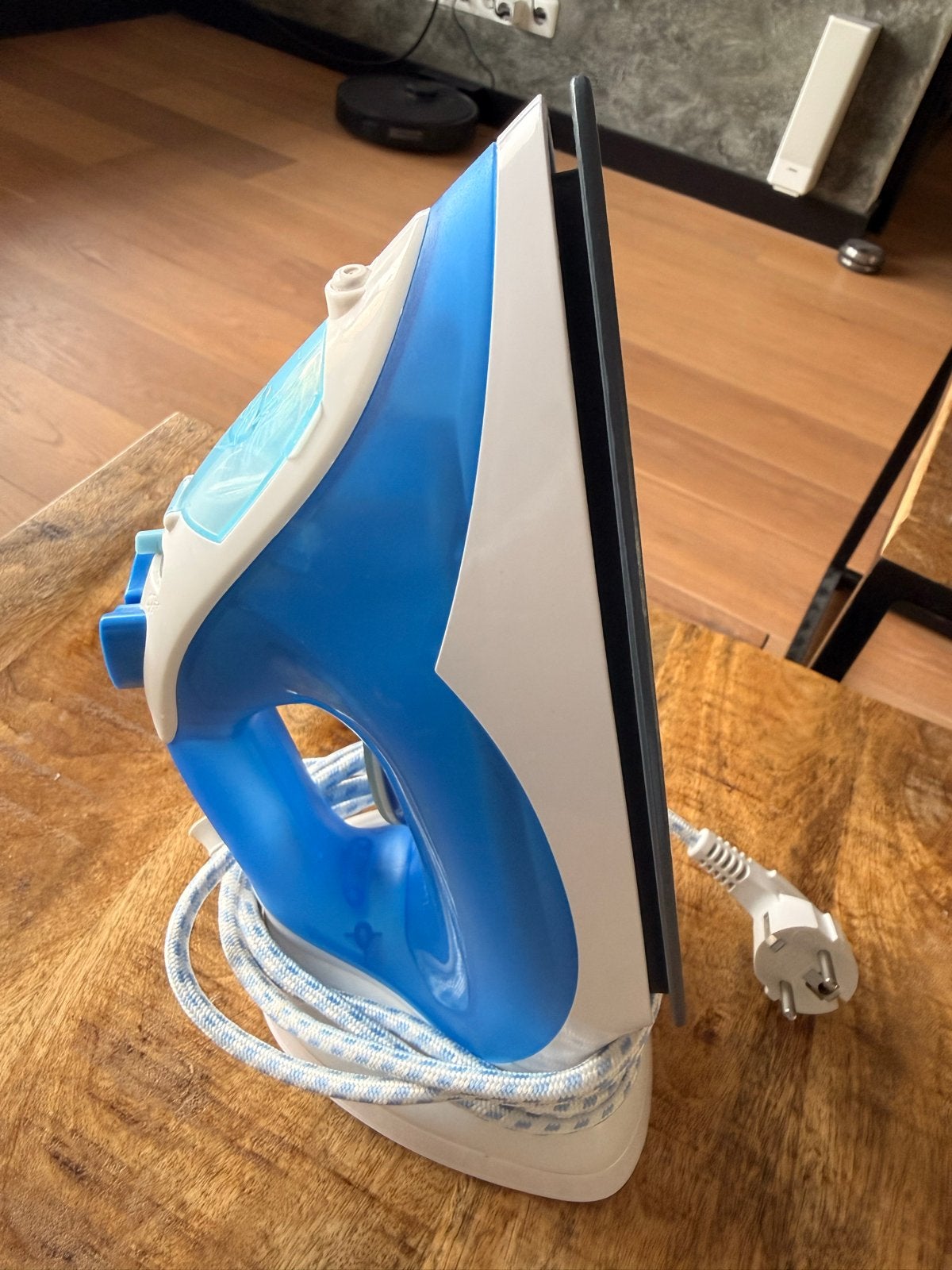Blokker Strijkijzer met snoer - Blauw/Wit, Ophalen, Gebruikt, Strijkijzer met snoer