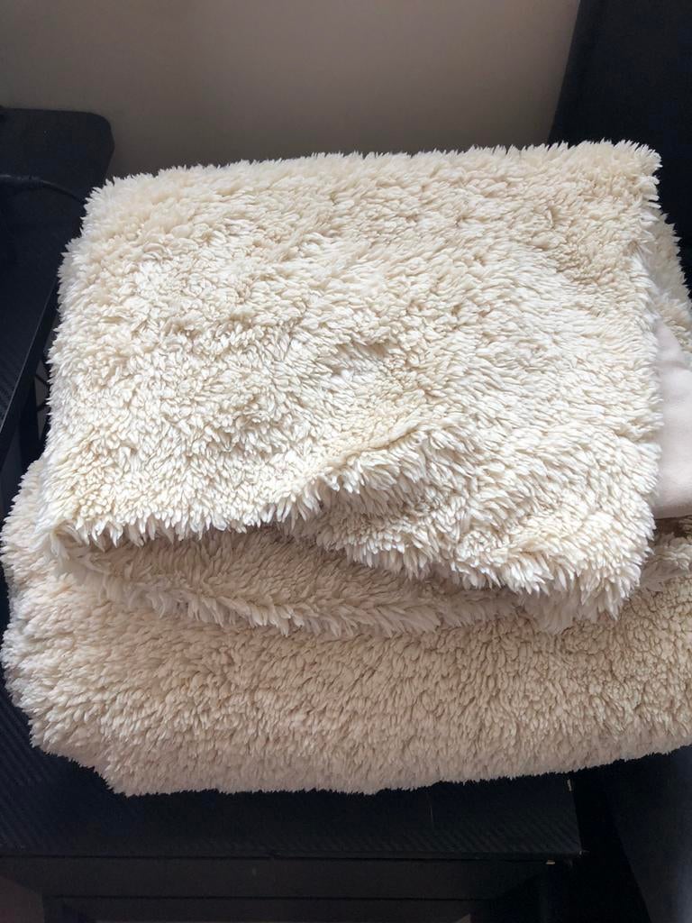 Nieuw 2x creme teddy dekbedovertrekken, Ophalen of Verzenden, Nieuw, Wit, Vierkant