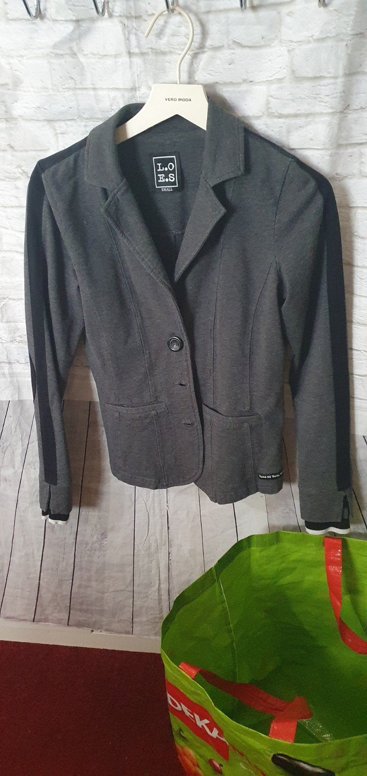 L.O.E.S. Jasje - Grijs met zwarte strepen, Maat S, Verzenden, Maat 36 (S), Grijs, Gedragen