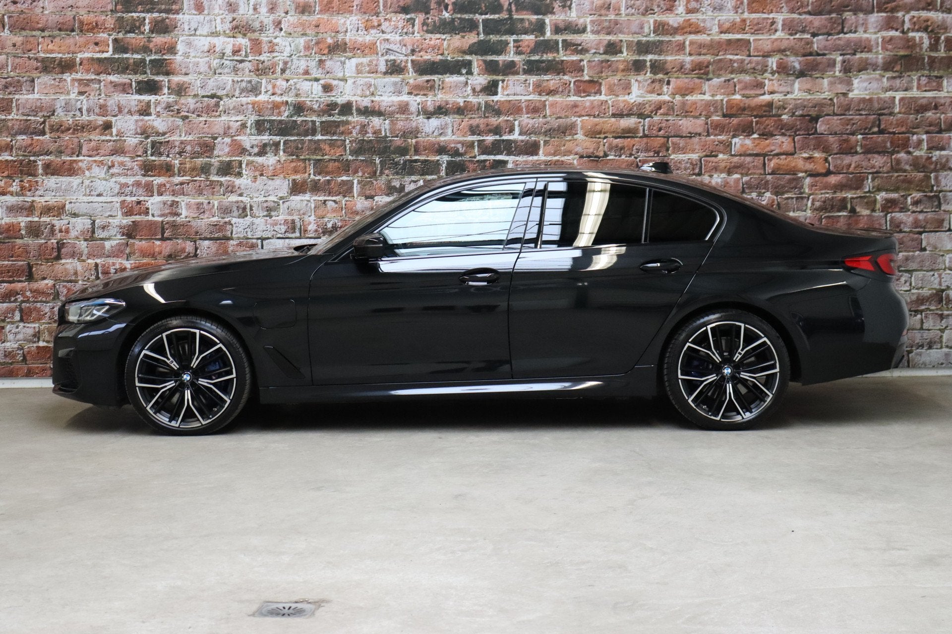BMW 5 Serie 545e xDrive High Executive M Sport Pakket Automa, Auto's, Automaat, Dealer onderhouden, Gebruikt, Euro 6