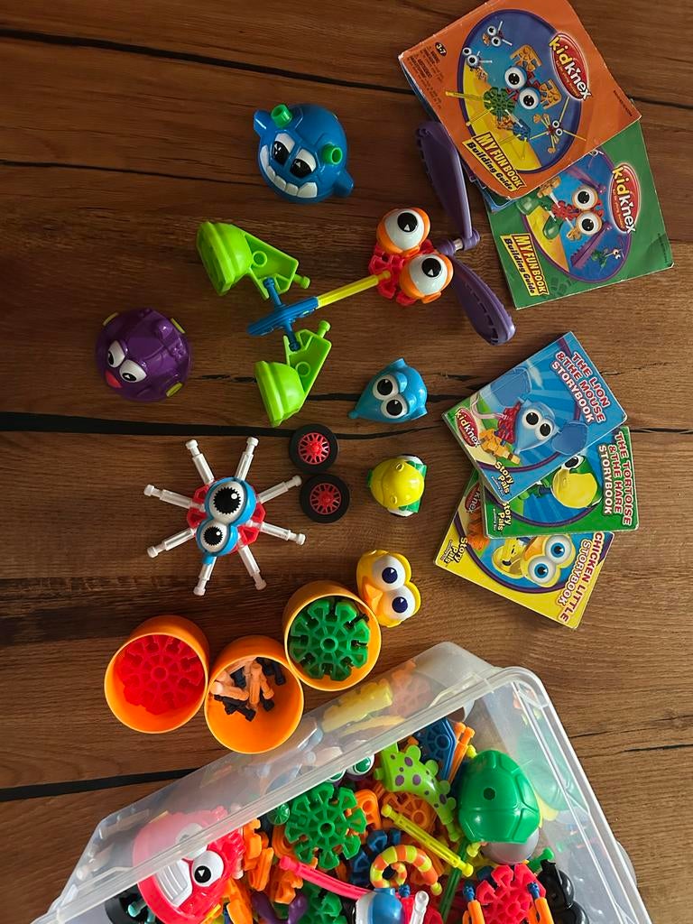 Grote bak vol Kid K'nex bouwplezier met boekjes, Ophalen of Verzenden, Gebruikt, K'nex