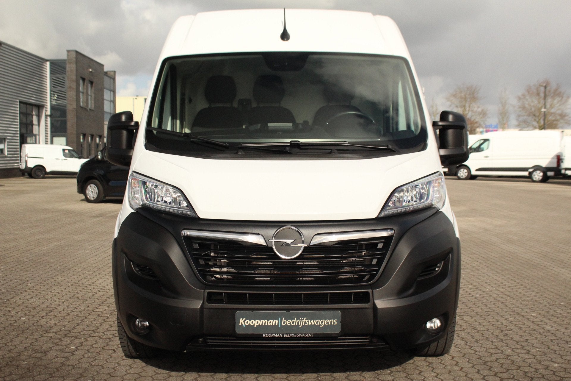 Opel Movano 2.2D 140pk L3H2 Edition | Camera | Cruise | Airc, Voorwielaandrijving, Start-stop-systeem, Gebruikt, Euro 6