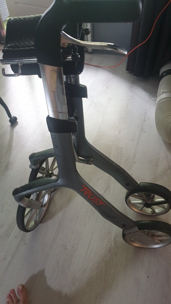 Trust Care Let's Fly Rollator Wit 6.8 kilo Lichtgewicht, Ophalen, Lichtgewicht, Gebruikt