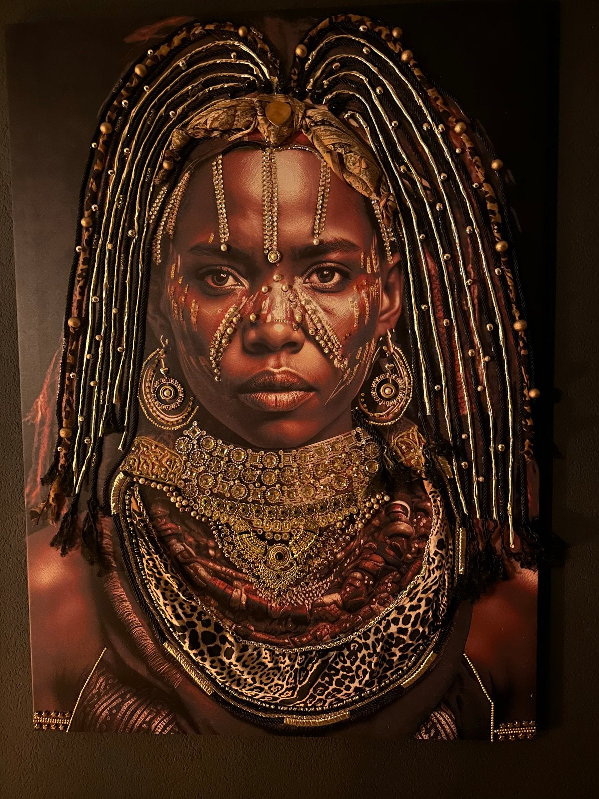 Prachtig Afrikaans portret met 3D-details, Antiek en Kunst, Afrika, Ophalen of Verzenden, Meerkleurig, Versierd