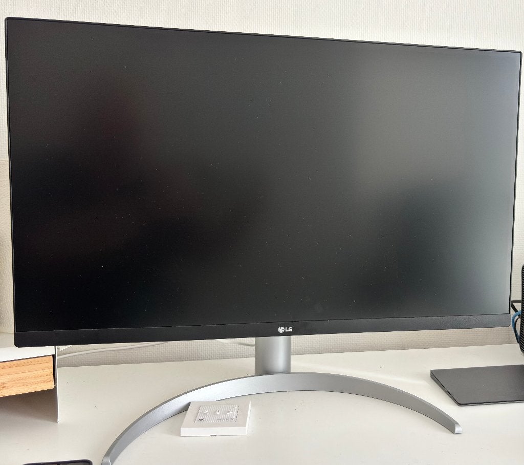 LG 27UP83AK-W monitor z.g.a.n., Computers en Software, Monitoren, Ophalen, In hoogte verstelbaar, 3 tot 5 ms, HDMI