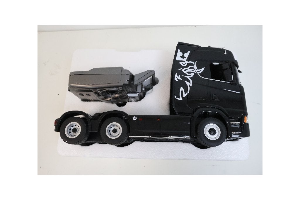 Amewi Scania 770S 1/18 zwart, Ophalen of Verzenden, Nieuw, Overige schalen, Onderdeel