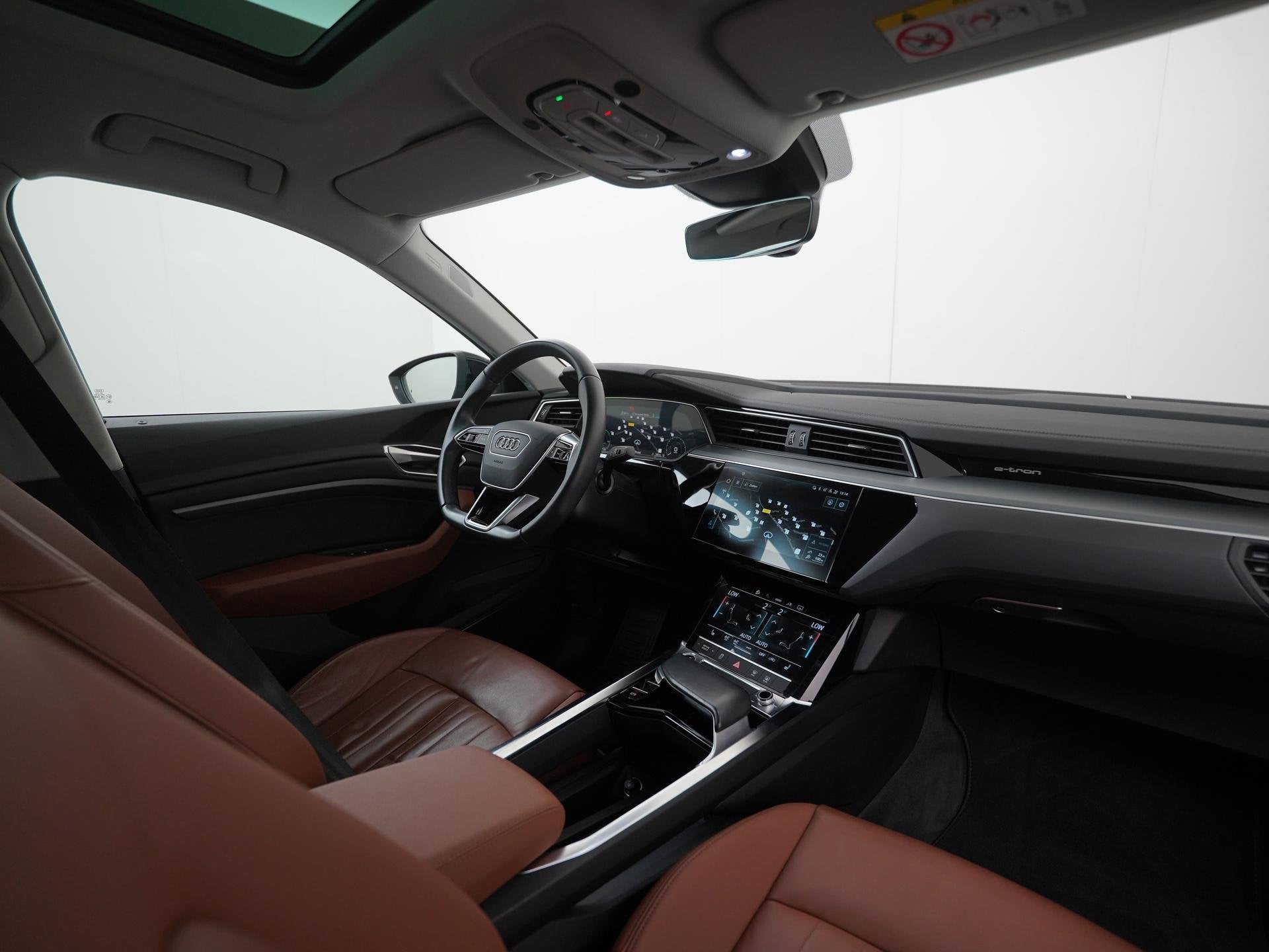 Audi e-tron Sportback 55 quattro Advanced 95 kWh | SOH 95% |, Auto's, Automaat, Stof, 95 kWh, Zwart