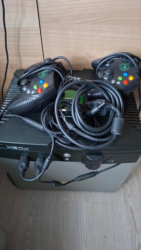 Tekoop een omgebouwd  Xbox met spellen, Ophalen, Met 2 controllers